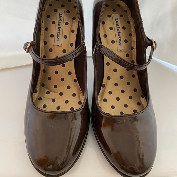 Espresso Brown Patent Leather Heels - Picture 4 of 5